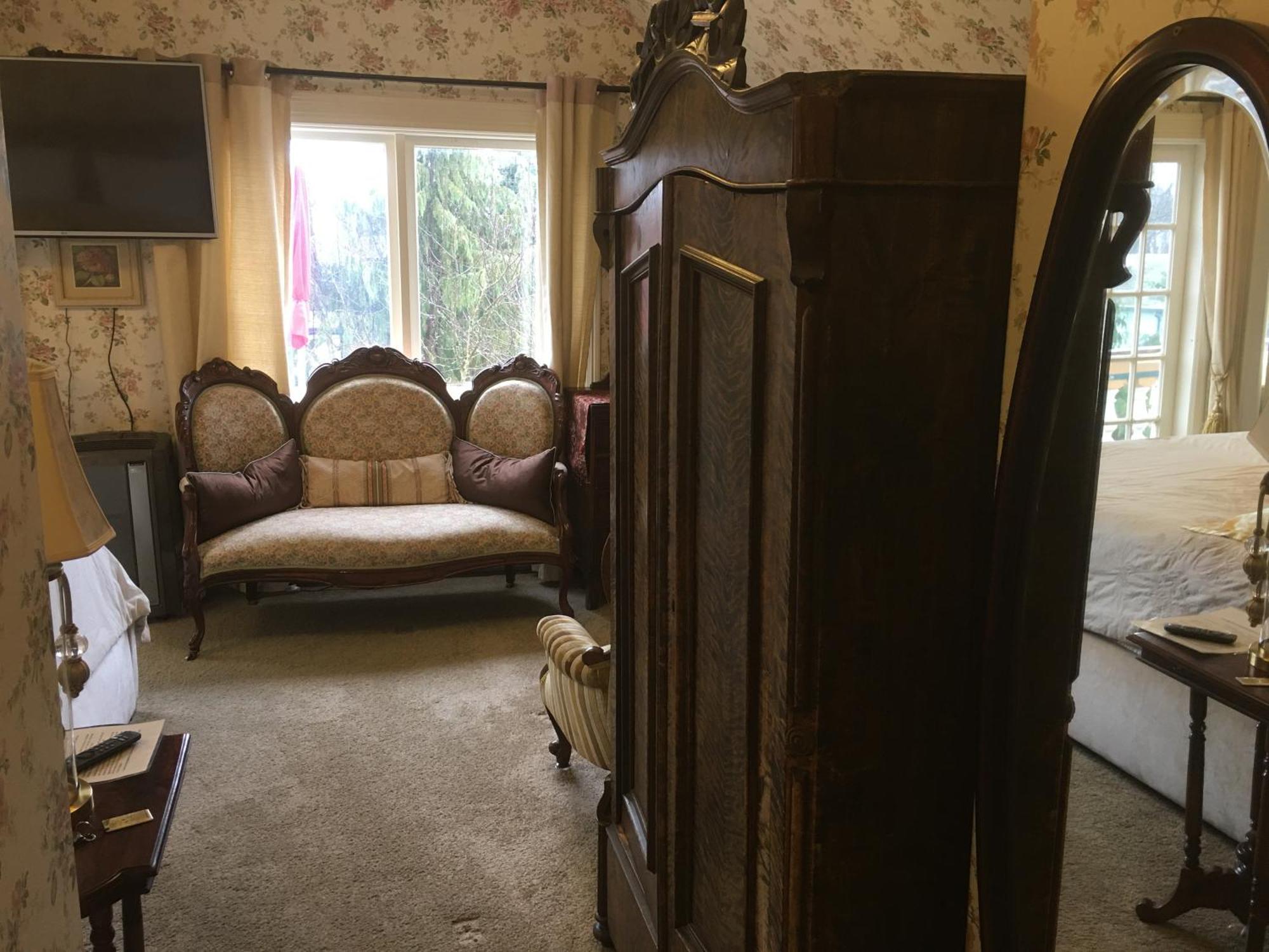Haterleigh Heritage Inn Виктория Экстерьер фото