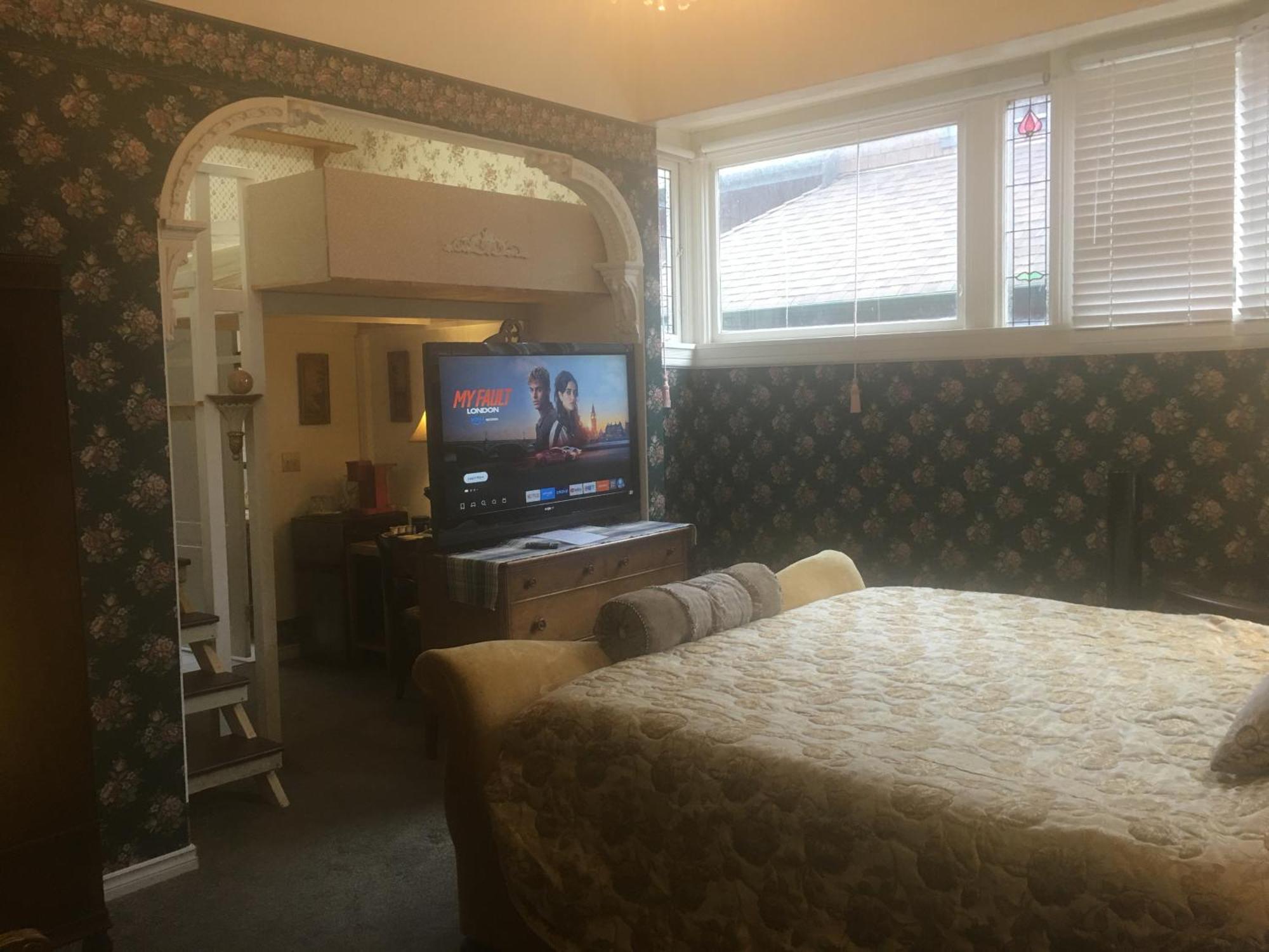 Haterleigh Heritage Inn Виктория Экстерьер фото